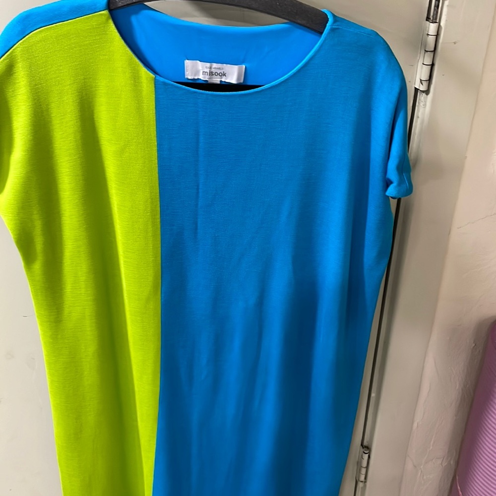 MisookNeiman Marcus Dress byTurquoise blue and neon yellow rests on knee